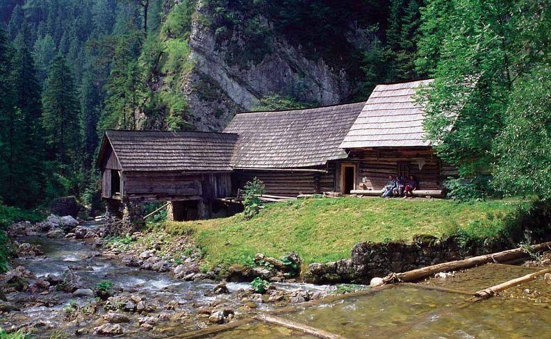 Kócs-hegység egynapos bakancsos túra