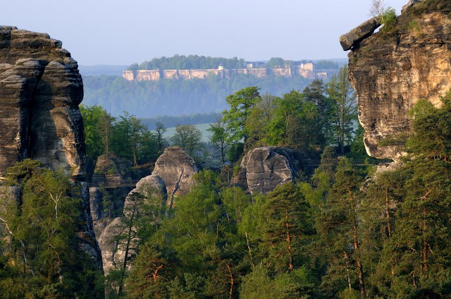 Drezda, az Elba és a Szász-Svájc homokkő képződményei