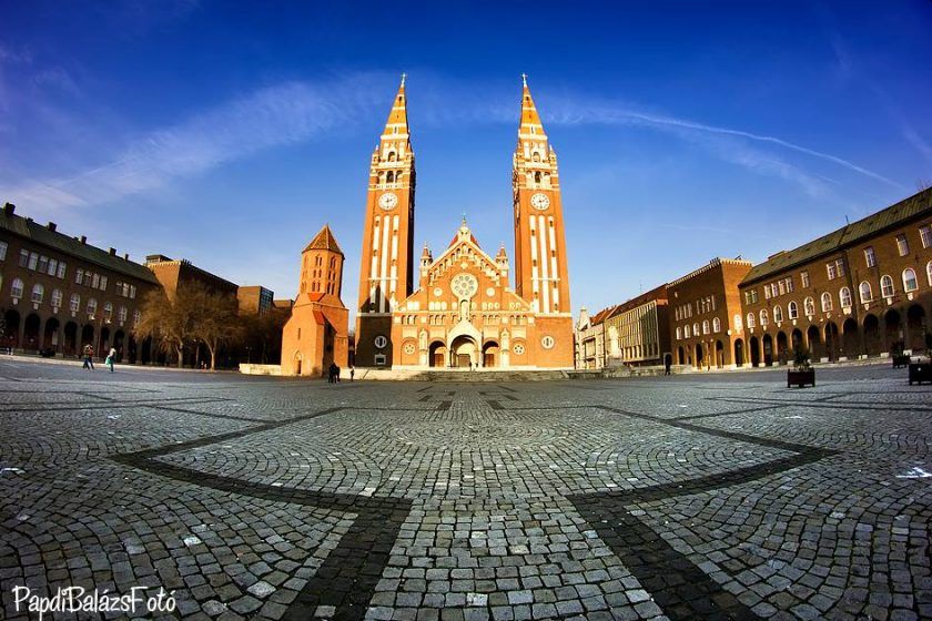 Barangolás a halászlé és a fűszerpaprika városában