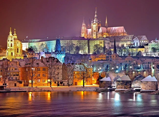 adventi fények domboldalra épített városrészen