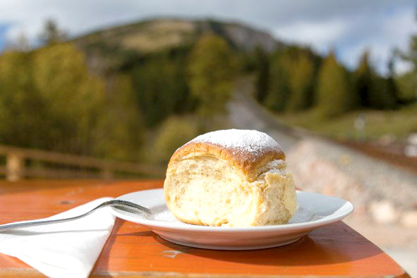 Schneeberg - Szalamandra vasúttal a felhők felett
