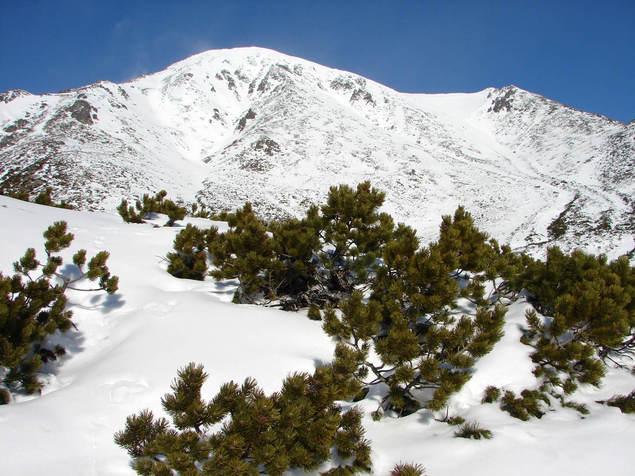 Napsütötte Felkai-völgy és a Sziléziai-ház