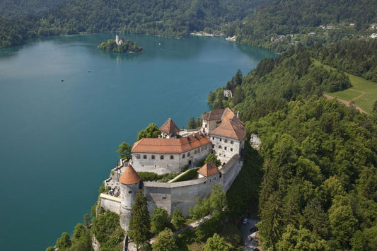 Vintgár-szurdok, Bled és Postojna kétnapos bakancsos túra