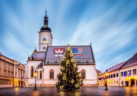 Advent Horvátország pezsgő fővárosában és a fényfalu